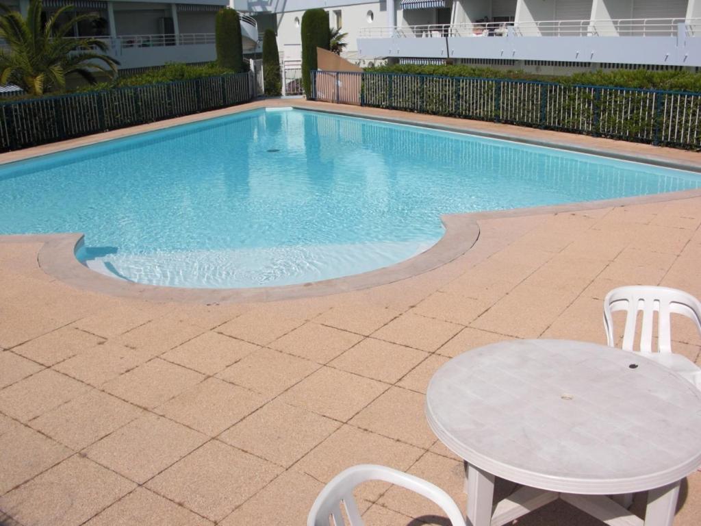 Agreable Appartement 4 Personnes A Villeneuve-Loubet Plage, Piscine, Mer, Commerces A Proximite Exterior photo